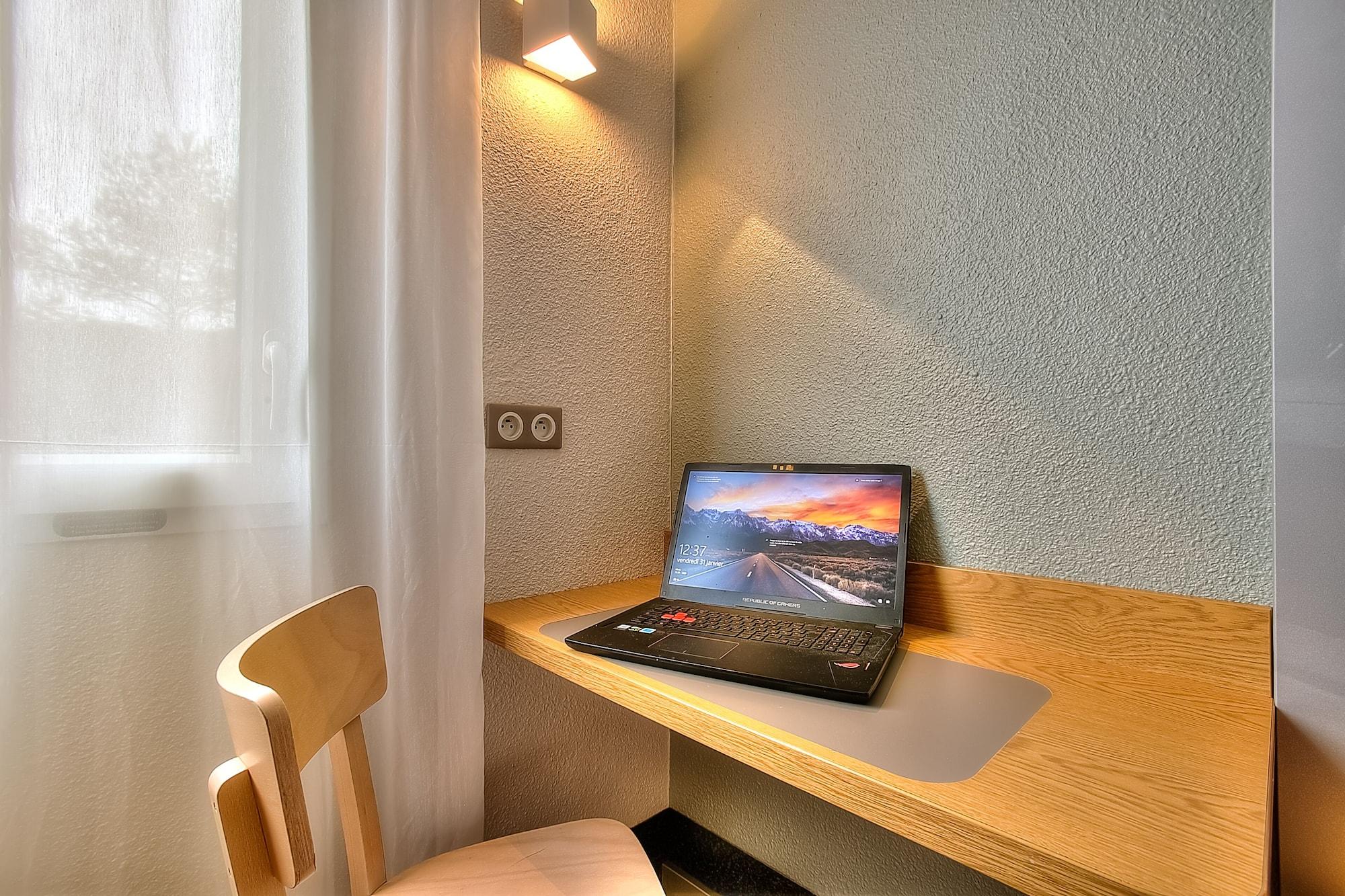 B&B Hotel Antibes Sophia Antipolis Biot Bagian luar foto