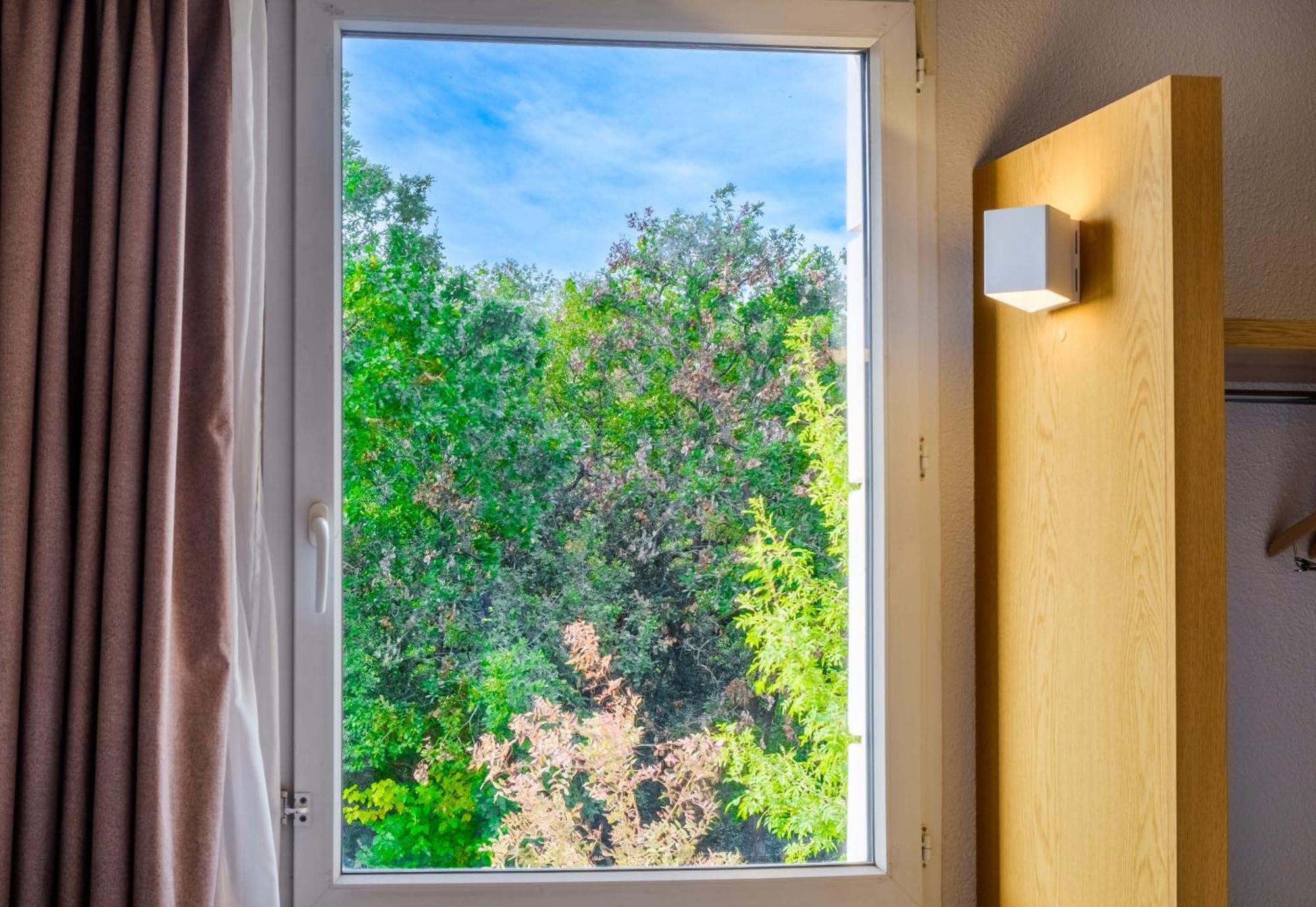 B&B Hotel Antibes Sophia Antipolis Biot Bagian luar foto